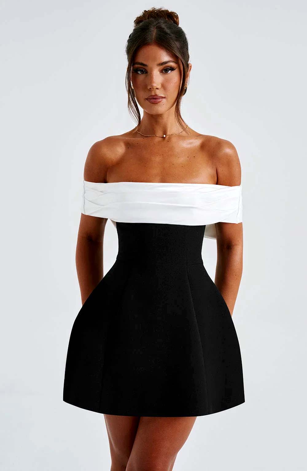 Eryva Back Bow Off-Shoulder Mini Dress